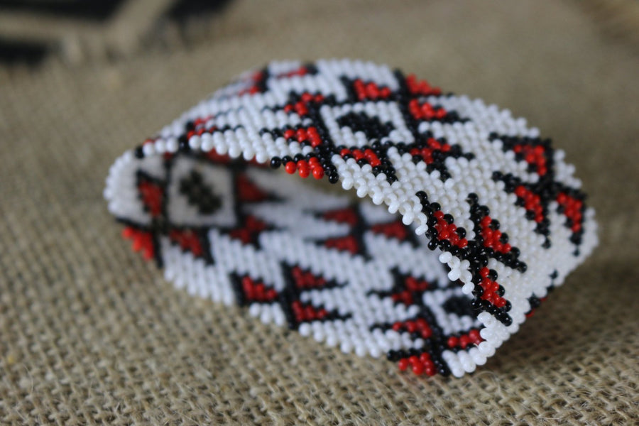 Art# K292  3+ inch. Original Kayapo Traditional Peyote stitch Beaded Bracelet from Brazil.