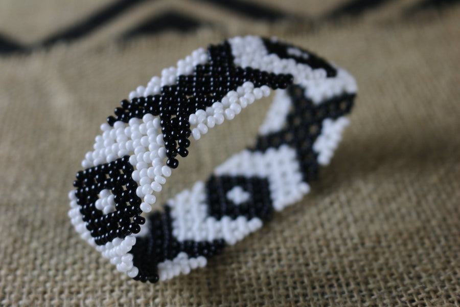 Art# K303  3.5+  inch. Original Kayapo Traditional Peyote stitch Beaded Bracelet from Brazil.