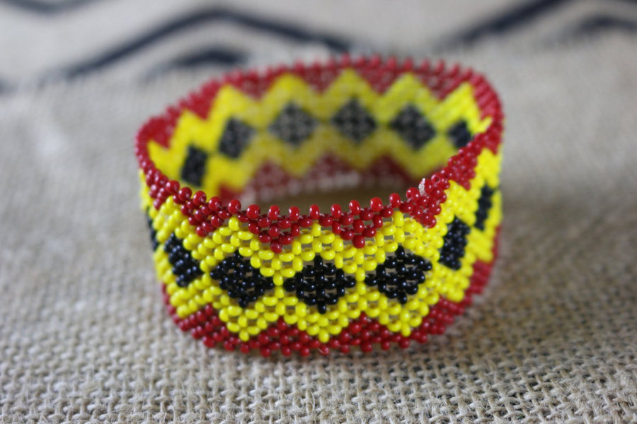 Art# K306  3.5+  inch. Original Kayapo Traditional Peyote stitch Beaded Bracelet from Brazil.