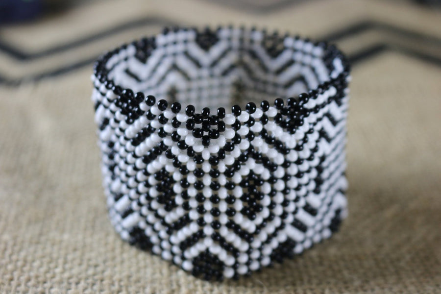 Art# K319  3.5+ inch. Original Kayapo Traditional Peyote stitch Beaded Bracelet from Brazil