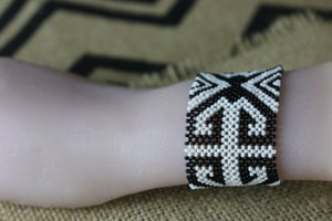 Art# K334  3+ inch. Original Kayapo Traditional Peyote stitch Beaded Bracelet from Brazil