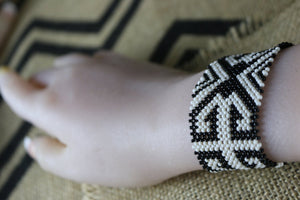 Art# K334  3+ inch. Original Kayapo Traditional Peyote stitch Beaded Bracelet from Brazil