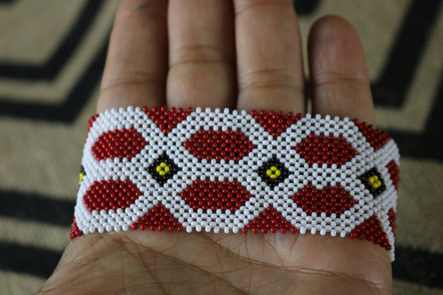 Art# K344  4 inch. Original Kayapo Traditional Peyote stitch Beaded Bracelet from Brazil