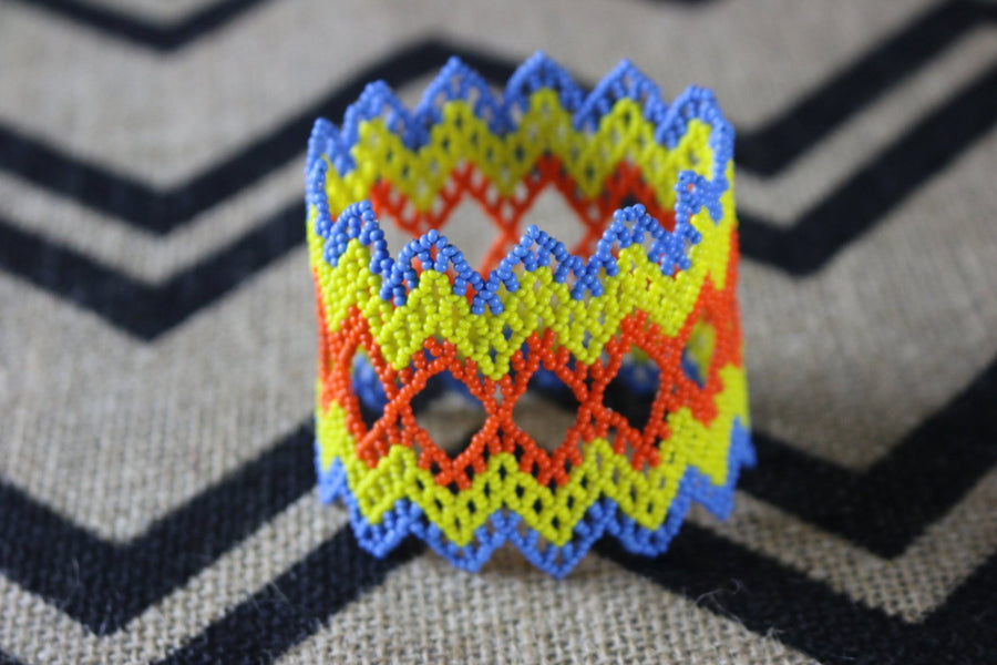 Art# K345  3+ inch. Original Kayapo Traditional Peyote stitch Beaded Bracelet from Brazil