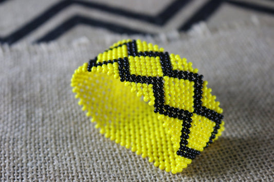 Art# K348  3+ inch. Original Kayapo Traditional Peyote stitch Beaded Bracelet from Brazil