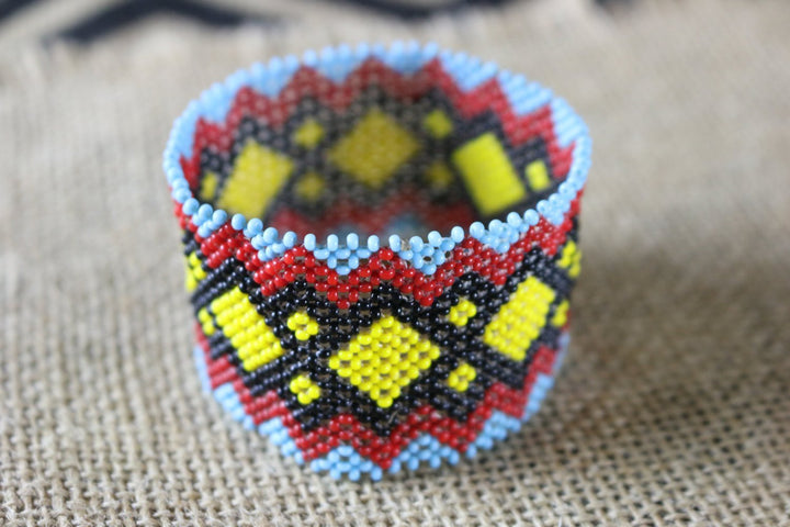 Art# K369  3+  inch. Original Kayapo Traditional Peyote stitch Beaded Bracelet from Brazil