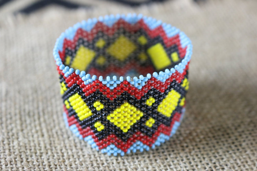 Art# K369  3+  inch. Original Kayapo Traditional Peyote stitch Beaded Bracelet from Brazil