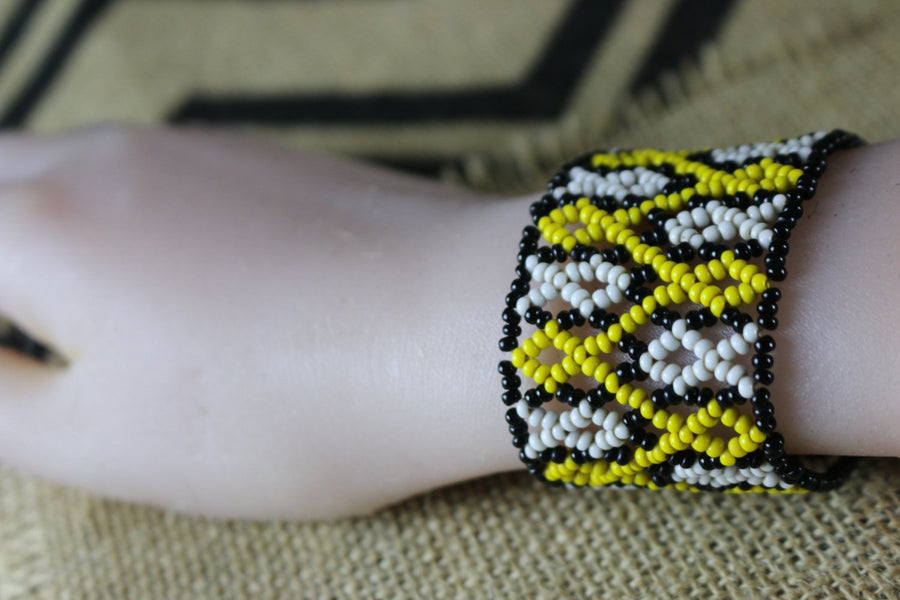 Art# K378  2.5+ inch. Original Kayapo Traditional Peyote stitch Beaded Bracelet from Brazil