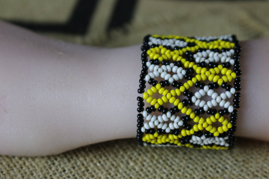 Art# K378  2.5+ inch. Original Kayapo Traditional Peyote stitch Beaded Bracelet from Brazil