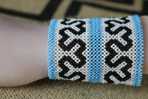 Art# K384  3.5+ inch. Original Kayapo Traditional Peyote stitch Beaded Bracelet from Brazil