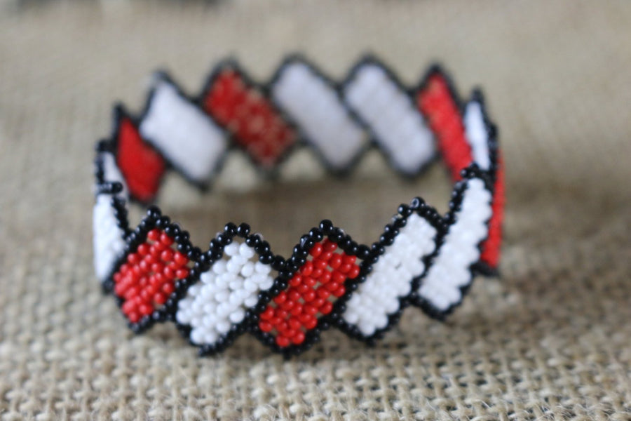 Art# K387  2.5+ inch. Original Kayapo Traditional Peyote stitch Beaded Bracelet from Brazil