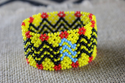 Art# K400  3 inch. Original Kayapo Traditional Peyote stitch Beaded Bracelet from Brazil