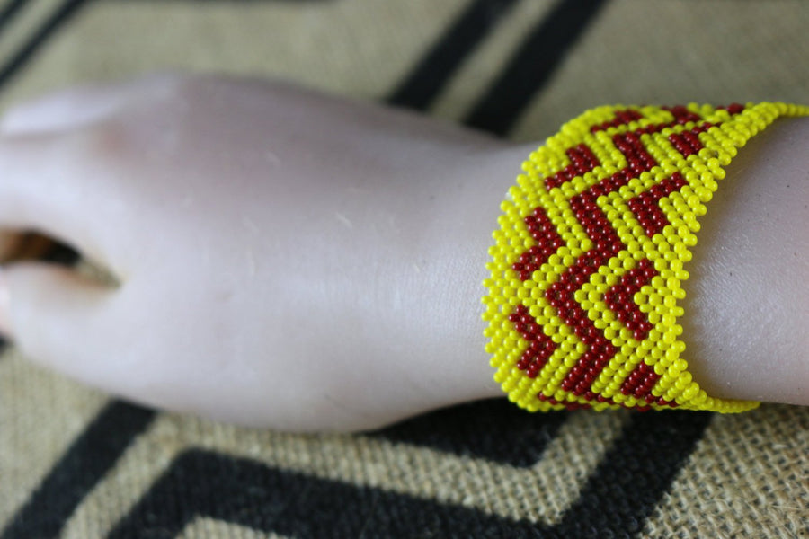 Art# K405  3+ inch. Original Kayapo Traditional Peyote stitch Beaded Bracelet from Brazil