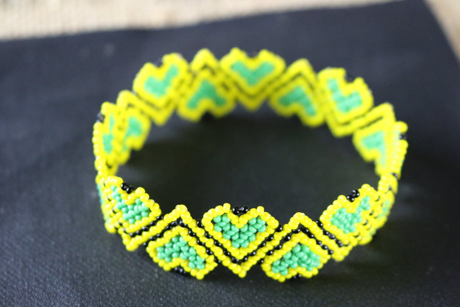 Art# K414   3.5+ inch. Original Kayapo Traditional Peyote stitch Beaded Bracelet from Brazil