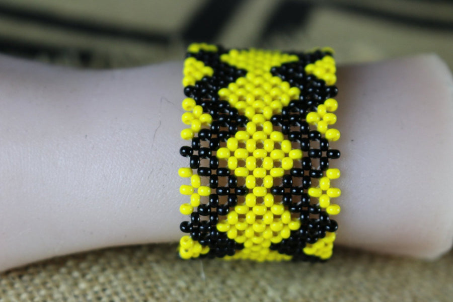 Art# K416 - 3+ inch. Original Kayapo Traditional Peyote stitch Beaded Bracelet from Brazil