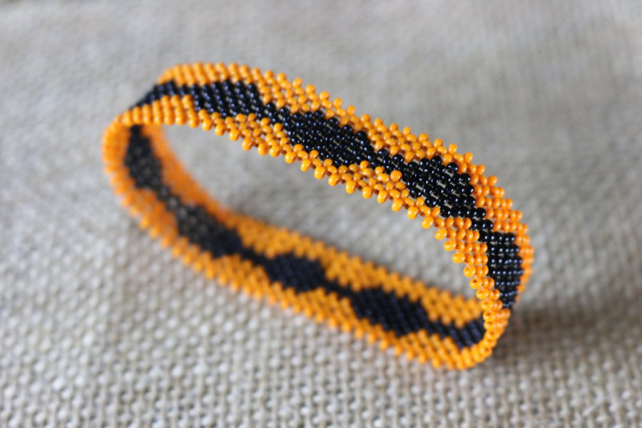 Art# K425  3.5+ inch. Original Kayapo Traditional Peyote stitch Beaded Bracelet from Brazil