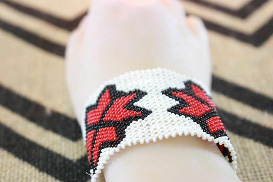 Art# K1  3+ inch Original Kayapo Traditional Peyote stitch Beaded Bracelet from Brazil.