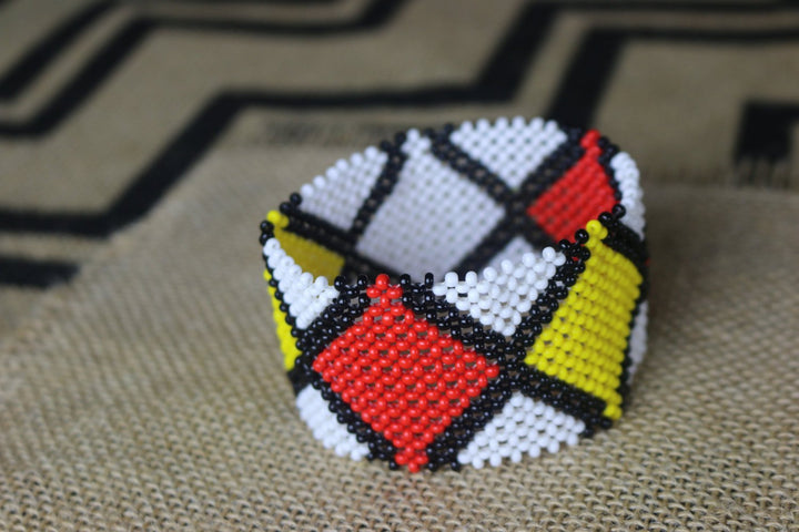 Art# K31  3.5+ inch Original Kayapo Traditional Peyote stitch Beaded Bracelet from Brazil.