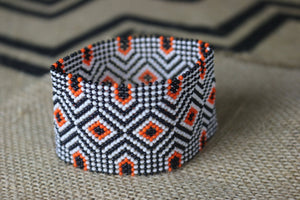 Art# K35  3.5 inch Original Kayapo Traditional Peyote stitch Beaded Bracelet from Brazil.