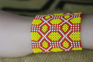 Art# K39 3.5 inch Original Kayapo Traditional Peyote stitch Beaded Bracelet from Brazil.