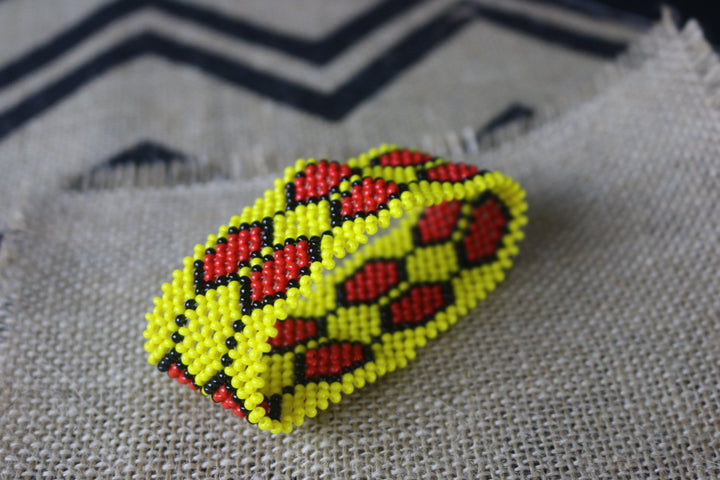 Art# K51 4 inch Original Kayapo Traditional Peyote stitch Beaded Bracelet from Brazil.