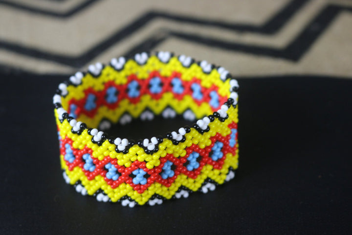 Art# K52  4 inch Original Kayapo Traditional Peyote stitch Beaded Bracelet from Brazil.