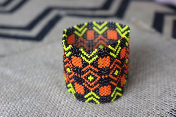 Art# K53 3 inch  Original Kayapo Traditional Peyote stitch Beaded Bracelet from Brazil.