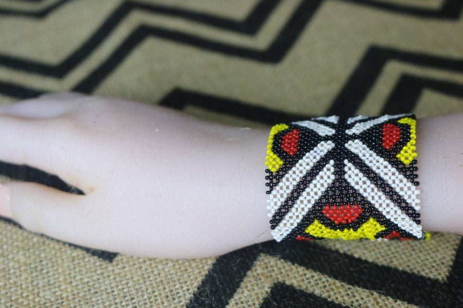 Art# K63 3.5 inch Original Kayapo Traditional Peyote stitch Beaded Bracelet from Brazil.