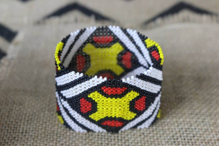 Art# K63 3.5 inch Original Kayapo Traditional Peyote stitch Beaded Bracelet from Brazil.