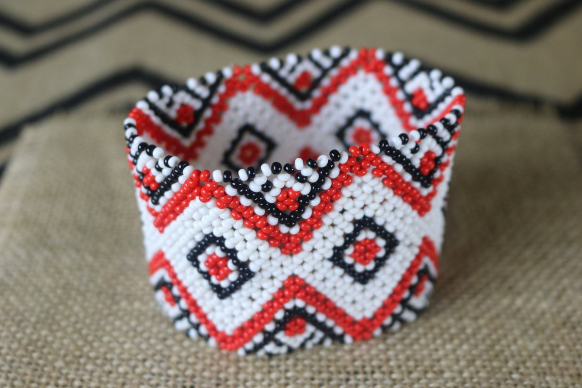 Art# K64  4 inch Original Kayapo Traditional Peyote stitch Beaded Bracelet from Brazil.