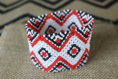 Art# K64  4 inch Original Kayapo Traditional Peyote stitch Beaded Bracelet from Brazil.