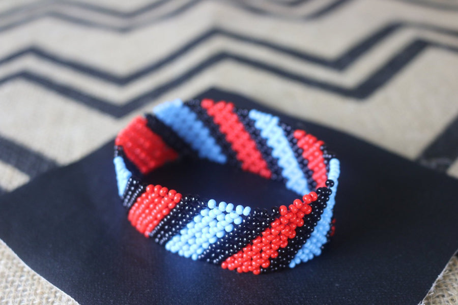 Art# K73  4 inch Original Kayapo Traditional Peyote stitch Beaded Bracelet from Brazil.