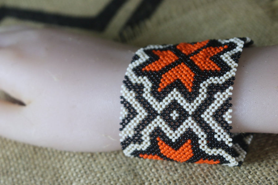 Art# K78  3+ inch Original Kayapo Traditional Peyote stitch Beaded Bracelet from Brazil.