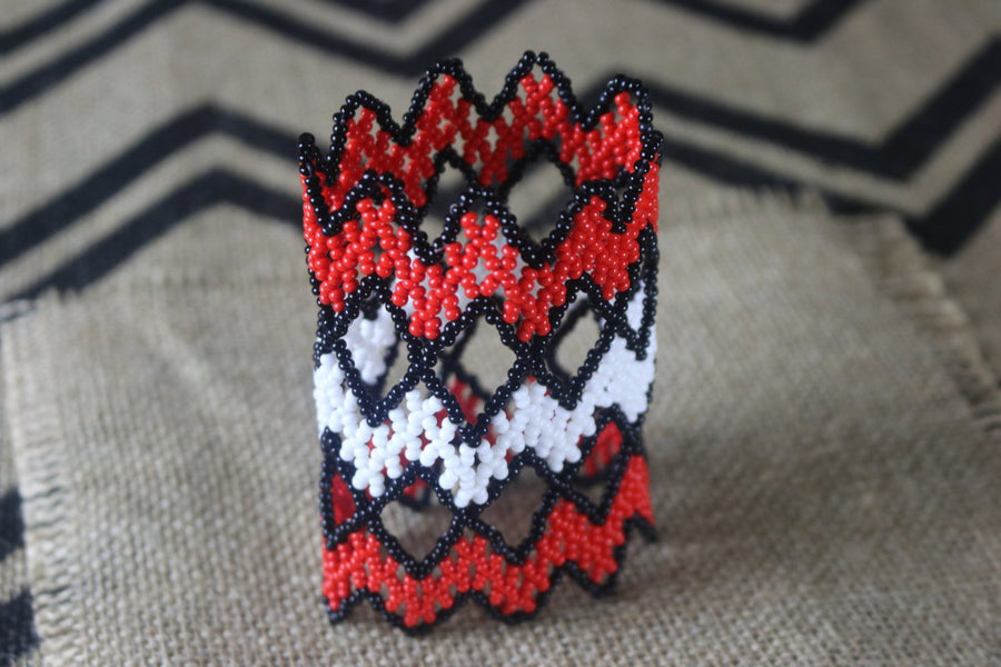 Art# K83 3 inch Original Kayapo Traditional Peyote stitch Beaded Bracelet from Brazil.