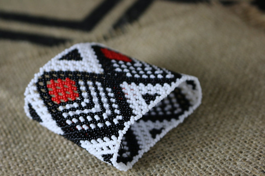 Art# K87 3 inch Original Kayapo Traditional Peyote stitch Beaded Bracelet from Brazil.
