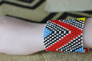 Art# K89  4+ inch  Original Kayapo Traditional Peyote stitch Beaded Bracelet from Brazil.