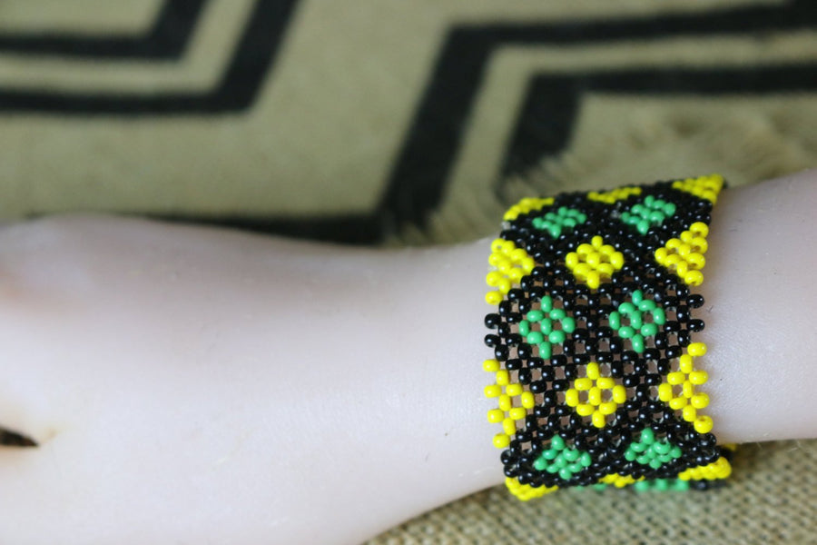 Art# K92  3.5+ inch Original Kayapo Traditional Peyote stitch Beaded Bracelet from Brazil.