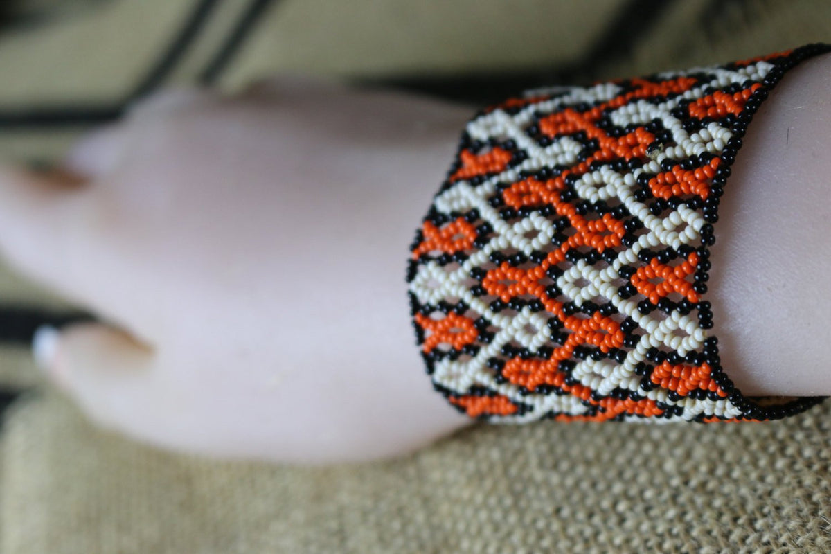 Art# K93  3+ inch Original Kayapo Traditional Peyote stitch Beaded Bracelet from Brazil.