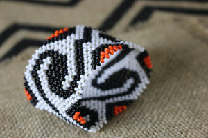 Art# K95  3.5 inch Original Kayapo Traditional Peyote stitch Beaded Bracelet from Brazil.