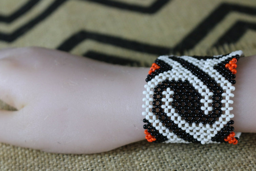 Art# K95  3.5 inch Original Kayapo Traditional Peyote stitch Beaded Bracelet from Brazil.