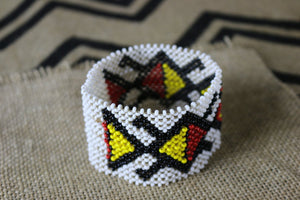 Art# K107  4 inch Original Kayapo Traditional Peyote stitch Beaded Bracelet from Brazil.