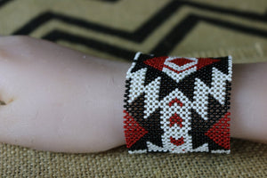 Art# K116  4+ inch Original Kayapo Traditional Peyote stitch Beaded Bracelet from Brazil.