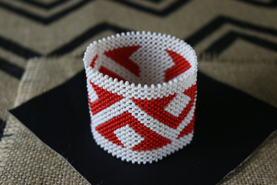 Art# K118  3.5+ inch Original Kayapo Traditional Peyote stitch Beaded Bracelet from Brazil.