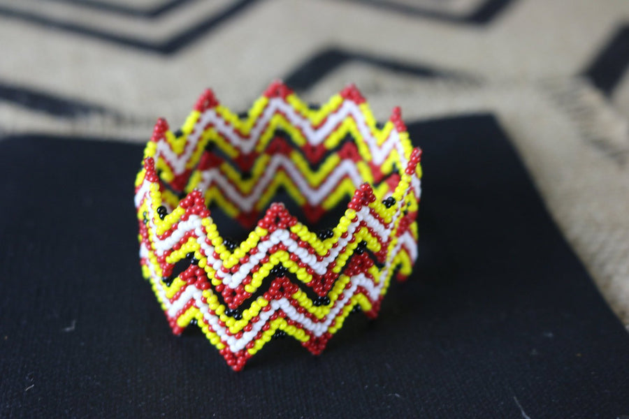 Art# K121  Original Kayapo Traditional Peyote stitch Beaded Bracelet from Brazil.