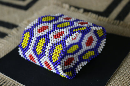 Art# K130 4 inch Original Kayapo Traditional Peyote stitch Beaded Bracelet from Brazil.