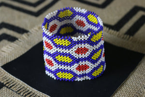 Art# K130 4 inch Original Kayapo Traditional Peyote stitch Beaded Bracelet from Brazil.