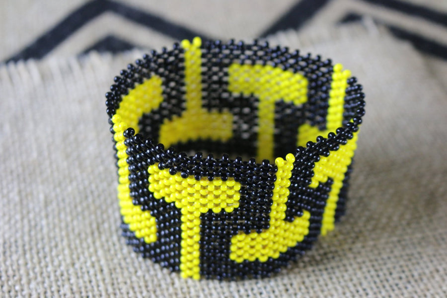 Art# K147 4 inch. Original Kayapo Traditional Peyote stitch Beaded Bracelet from Brazil.