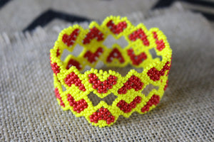 Art# K148 3.5+  inch Original Kayapo Traditional Peyote stitch Beaded Bracelet from Brazil.