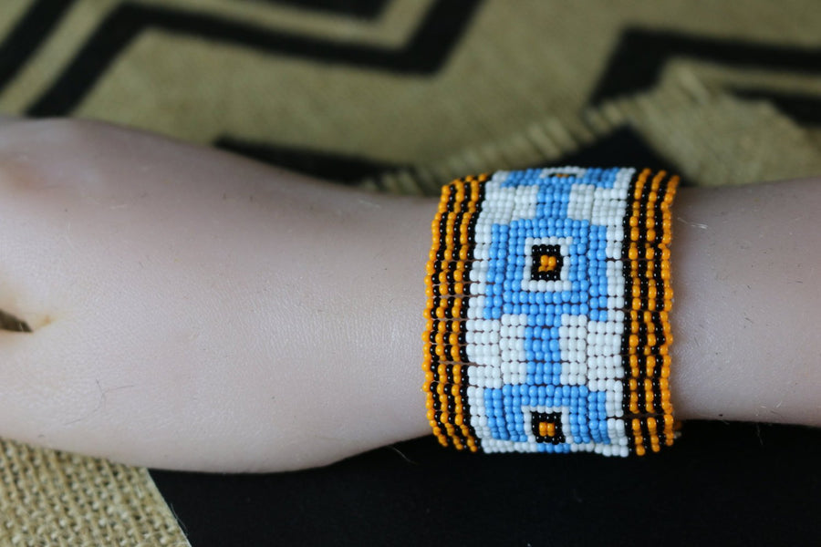 Art# K150  3.5 inch Original Kayapo Traditional Peyote stitch Beaded Bracelet from Brazil.