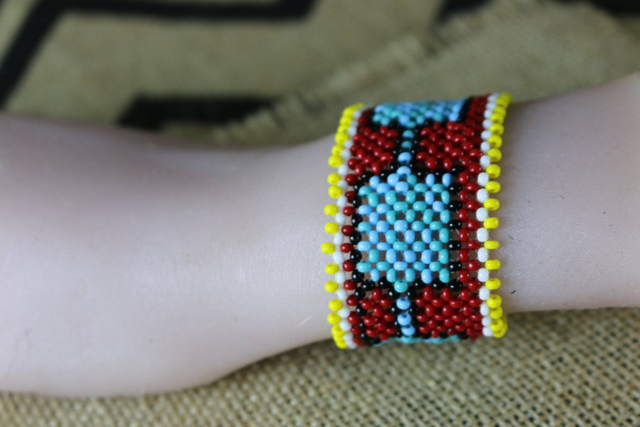 Art# K154  3.5+ inch Original Kayapo Traditional Peyote stitch Beaded Bracelet from Brazil.